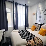 Urbanflat 189 - Confortable Montparnasse * Parigi